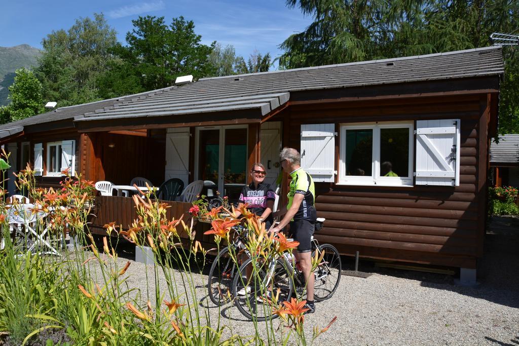 A La Rencontre Du Soleil - Camping Hotel Le Bourg-dʼOisans Eksteriør billede