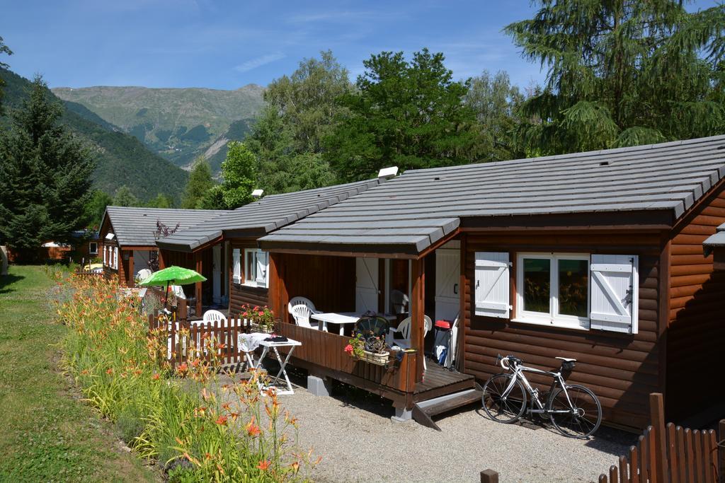 A La Rencontre Du Soleil - Camping Hotel Le Bourg-dʼOisans Eksteriør billede