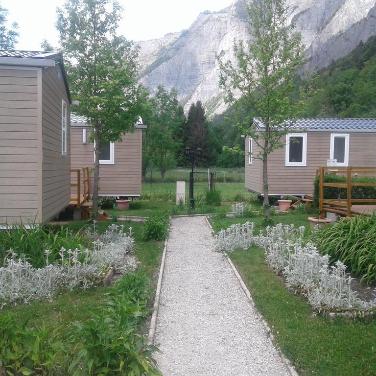 A La Rencontre Du Soleil - Camping Hotel Le Bourg-dʼOisans Eksteriør billede