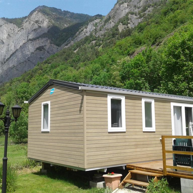 A La Rencontre Du Soleil - Camping Hotel Le Bourg-dʼOisans Eksteriør billede