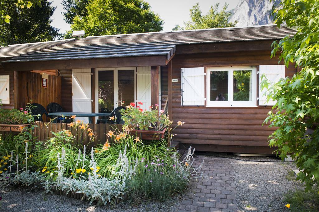 A La Rencontre Du Soleil - Camping Hotel Le Bourg-dʼOisans Eksteriør billede