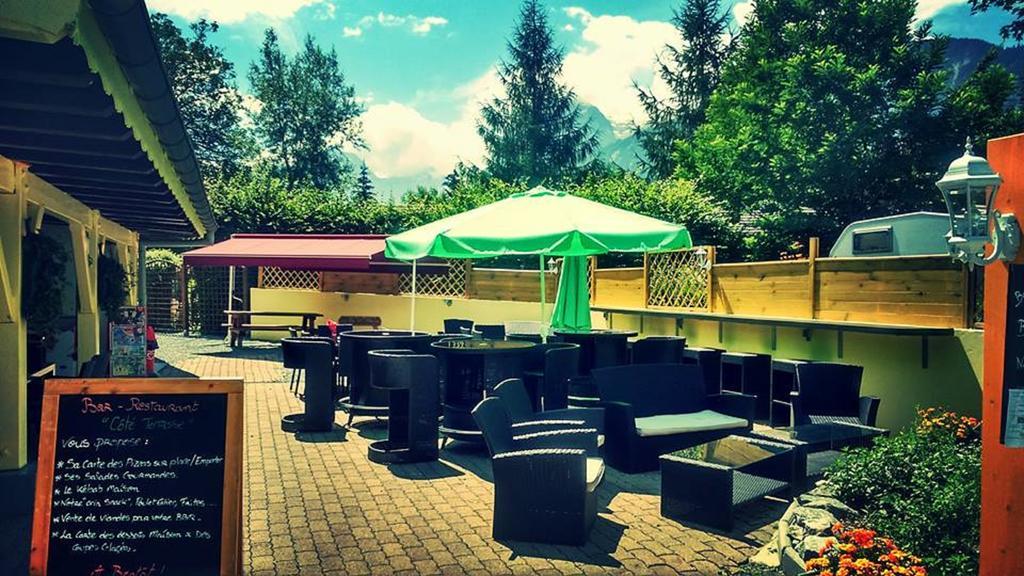 A La Rencontre Du Soleil - Camping Hotel Le Bourg-dʼOisans Eksteriør billede