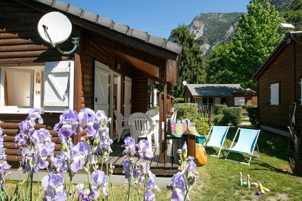 A La Rencontre Du Soleil - Camping Hotel Le Bourg-dʼOisans Eksteriør billede